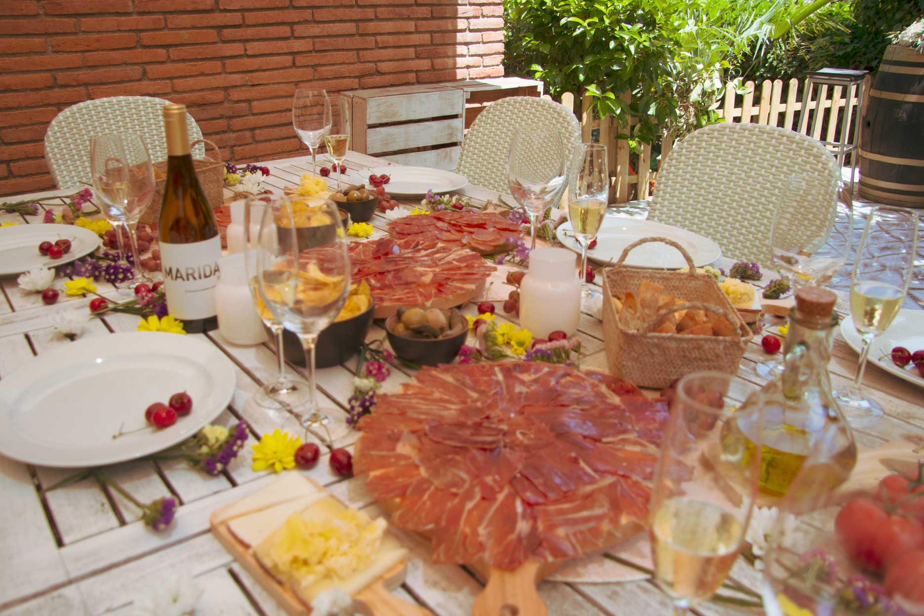 ¿Cómo preparar la mesa para las celebraciones de verano?