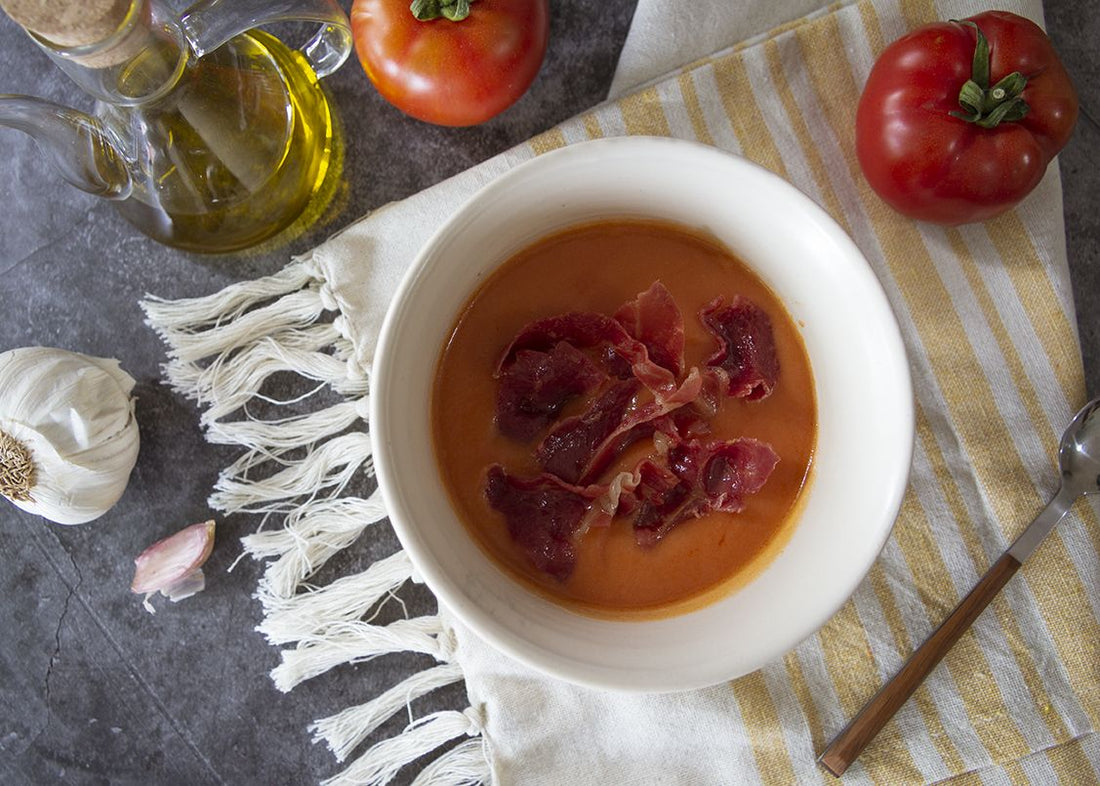 Salmorejo con jamón ibérico