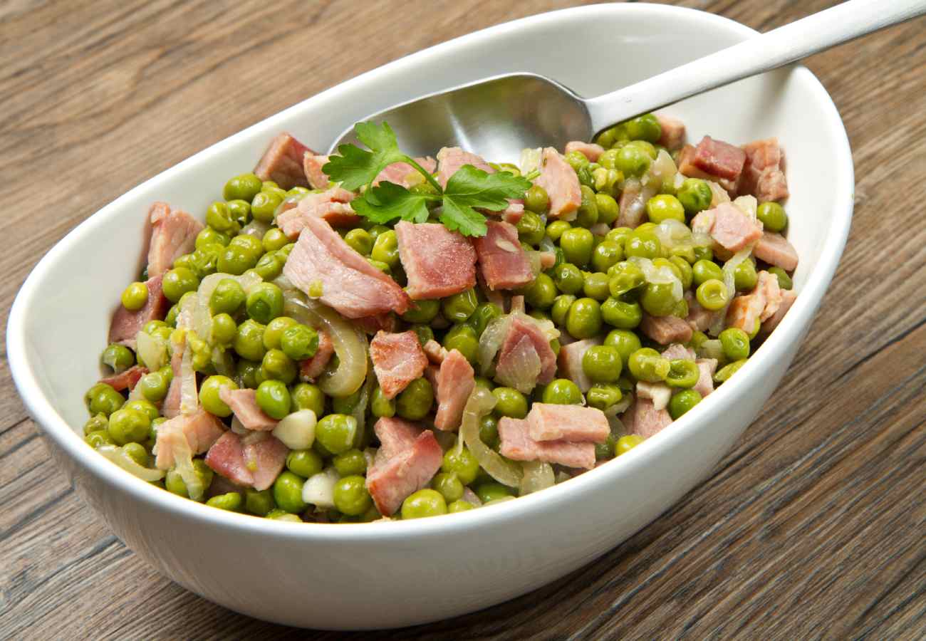 La mejor receta de guisantes con jamón. Fácil, ligera y sabrosa